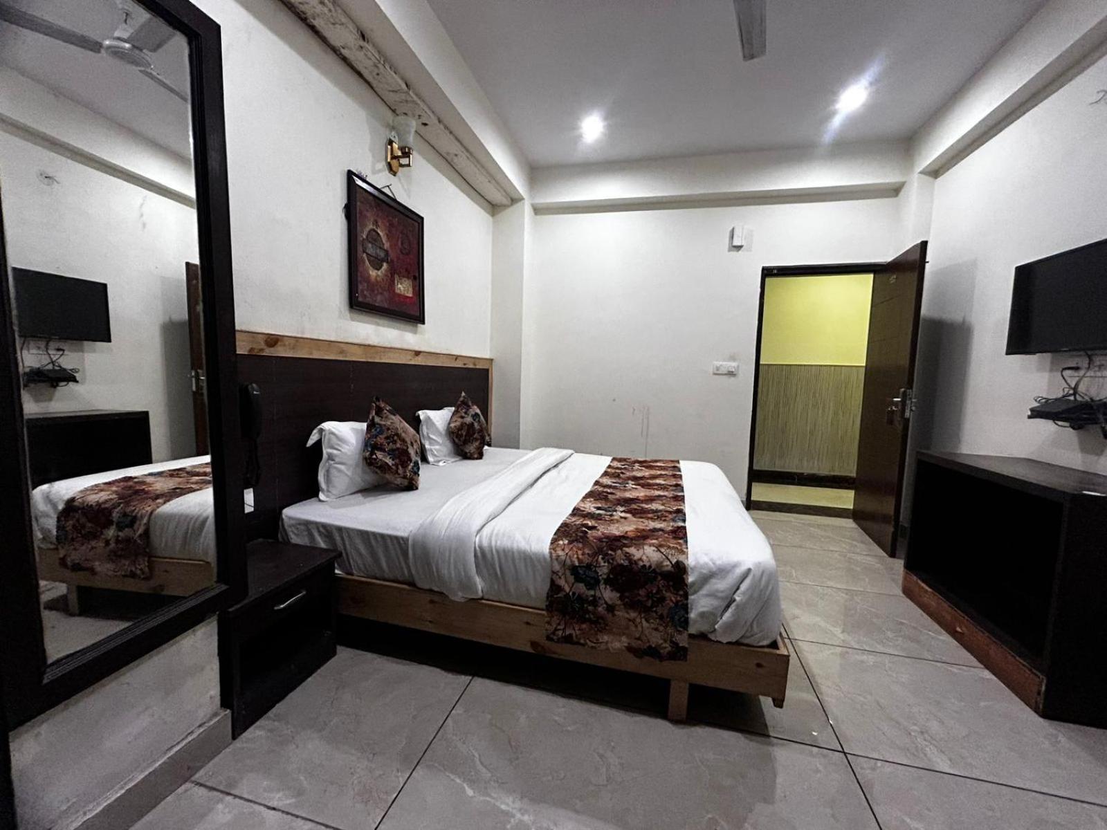 Hangout Inn Bhāgalpur Extérieur photo